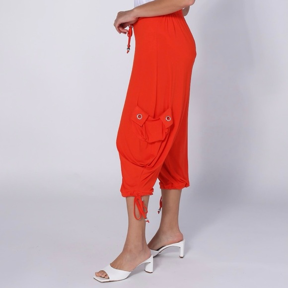 Red Coral Capri Pants - Picture 2 of 3